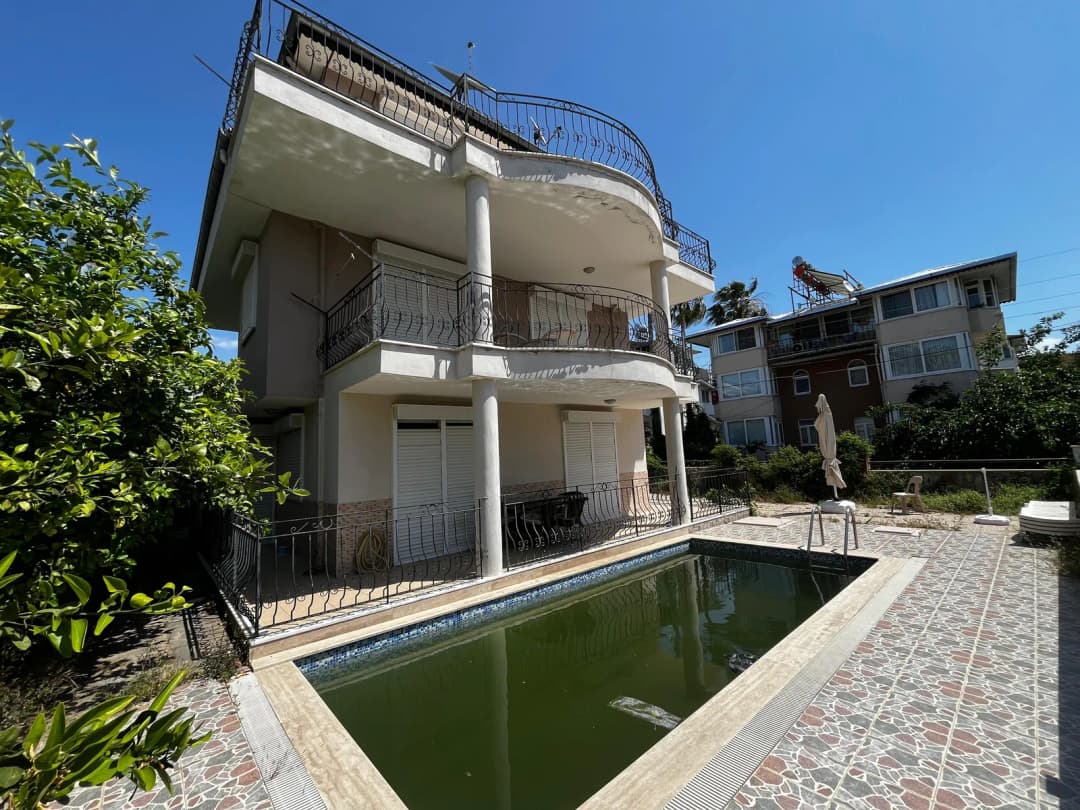 Konaklı’da Denize 300 M, 4+1 Müstakil Tripleks Villa | Özel Havuz | İkamet Ve Vatandaşlığa Uygun