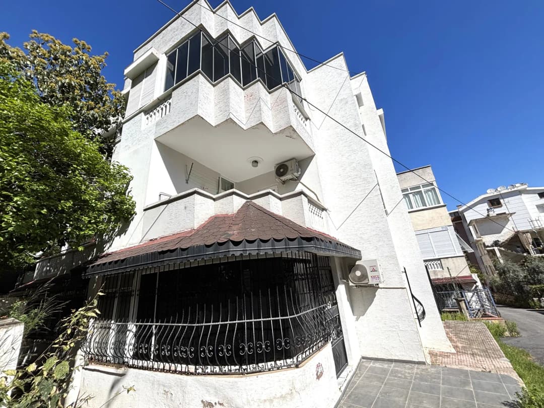 Alanya Merkez Çarşı’da Denize 500 M Satılık 2+1 + 1+1 Tek Tapu Full Eşyalı Daire