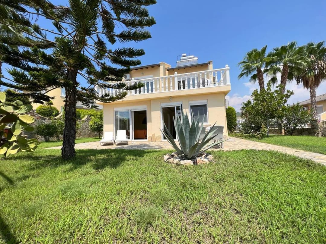 Alanya Konaklı Satılık 3+1 Villa – Eşyalı, 240 M², Denize Yakın, İkamet İzni Uygun