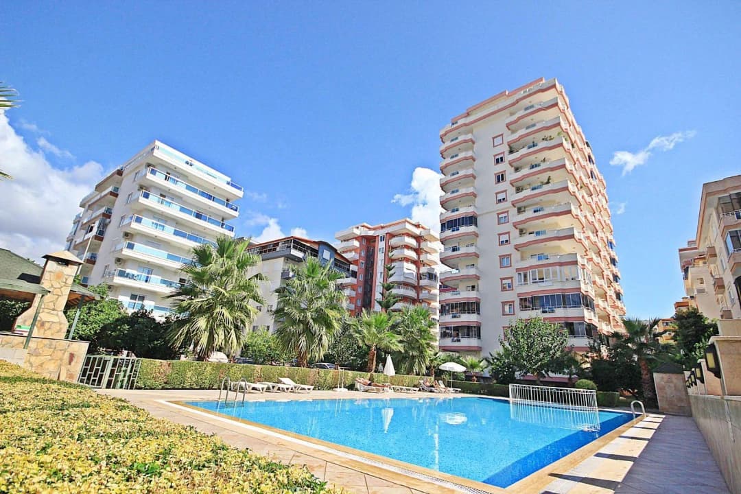 Alanya Mahmutlar Satılık 2+1 Daire – Ak Hayat Sitesi, Vatandaşlığa Uygun & Yatırımlık