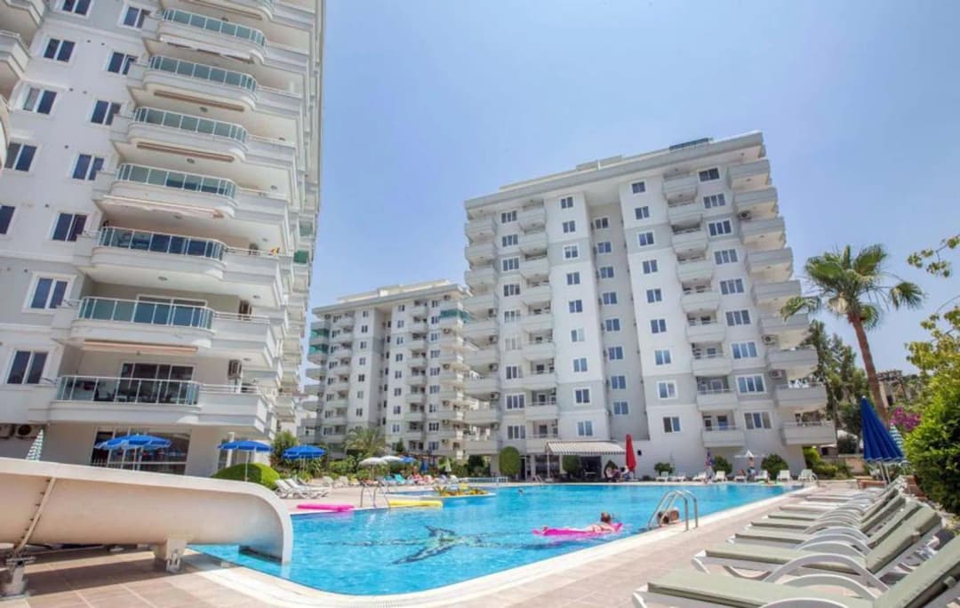 Tosmur Sea Star’da Denize 100 M, Vatandaşlığa Uygun Full Eşyalı Satılık 2+1 Daire