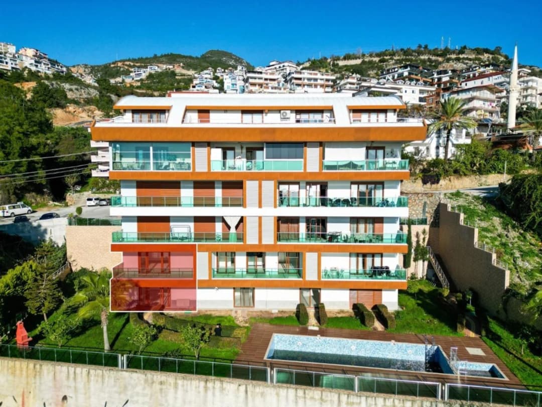 Alanya Küçükhasbahçe İkamete Uygun, Full Deniz Manzaralı Havuzlu Sitede 3+1 Bahçe Dubleks Daire