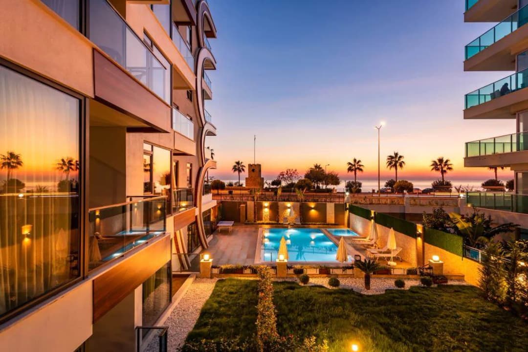Kestel Arnelya Residence’ta Denize Sıfır, Full Eşyalı 2+1 Daire – Yüksek Kira Getirili Fırsat!